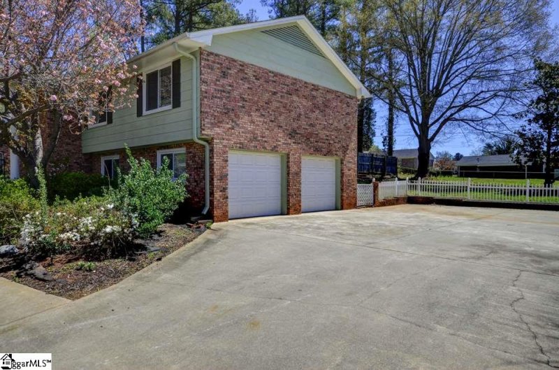 Property image 3 at 412 Wedgewood Drive, Boiling Springs, SC 29316