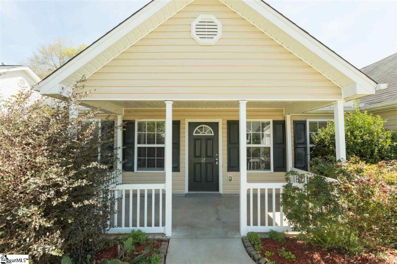 Property image 3 at 17 Landing Lane, Simpsonville, SC 29681