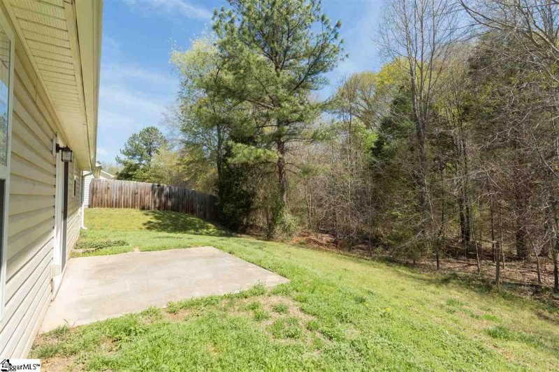 Property image 5 at 17 Landing Lane, Simpsonville, SC 29681