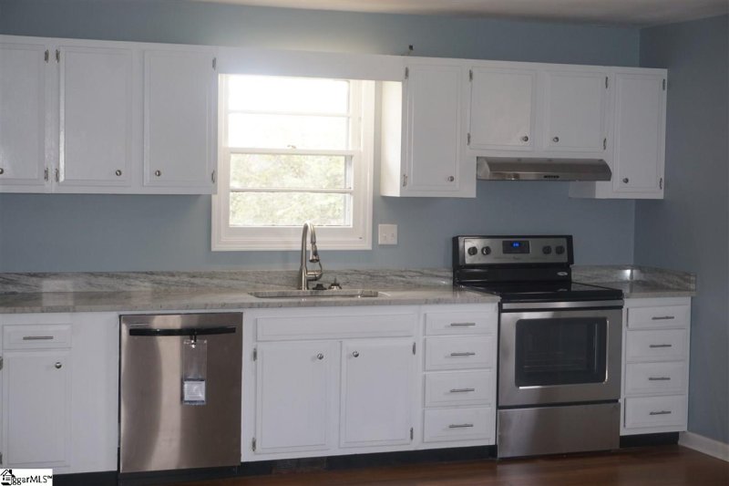 Property image 3 at 205 Mistletoe Drive, Greenville, SC 29617