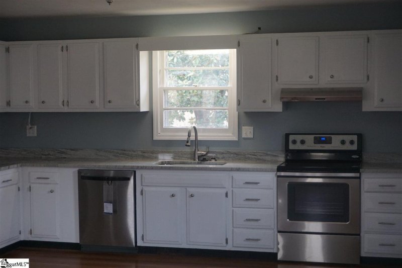 Property image 4 at 205 Mistletoe Drive, Greenville, SC 29617