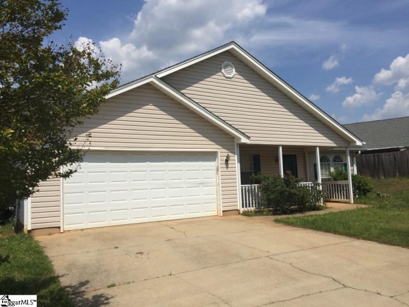 Property image 2 at 4 Wake Forest Way, Mauldin, SC 29662