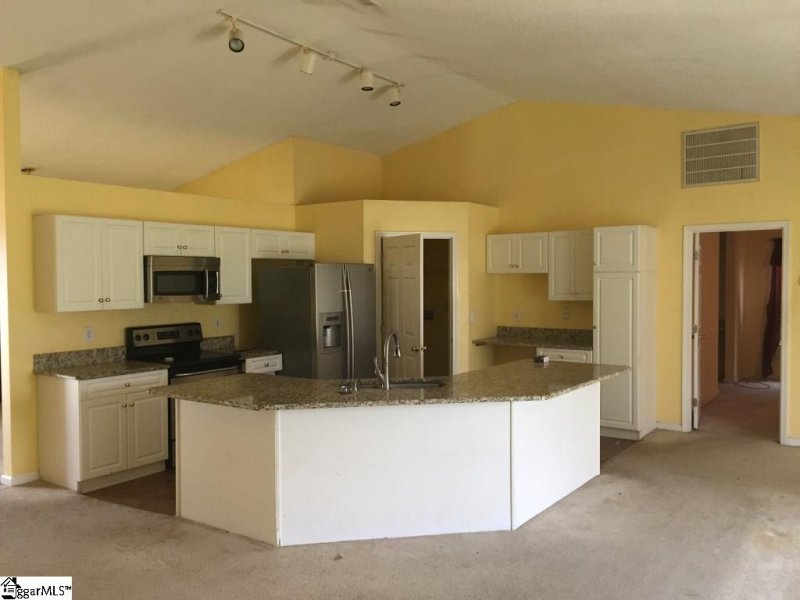 Property image 5 at 4 Wake Forest Way, Mauldin, SC 29662