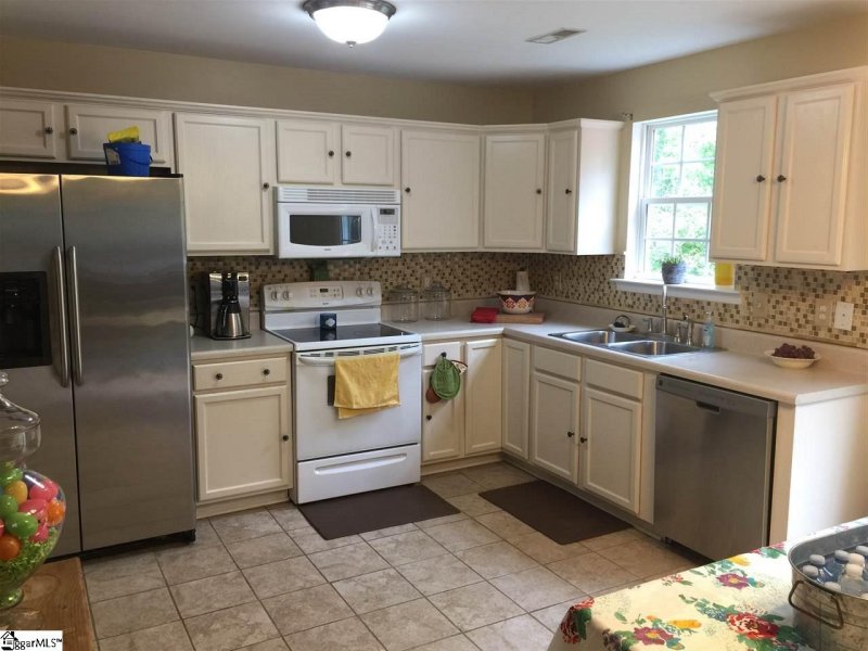 Property image 4 at 102 Mossy Oak Lane, Greer, SC 29651