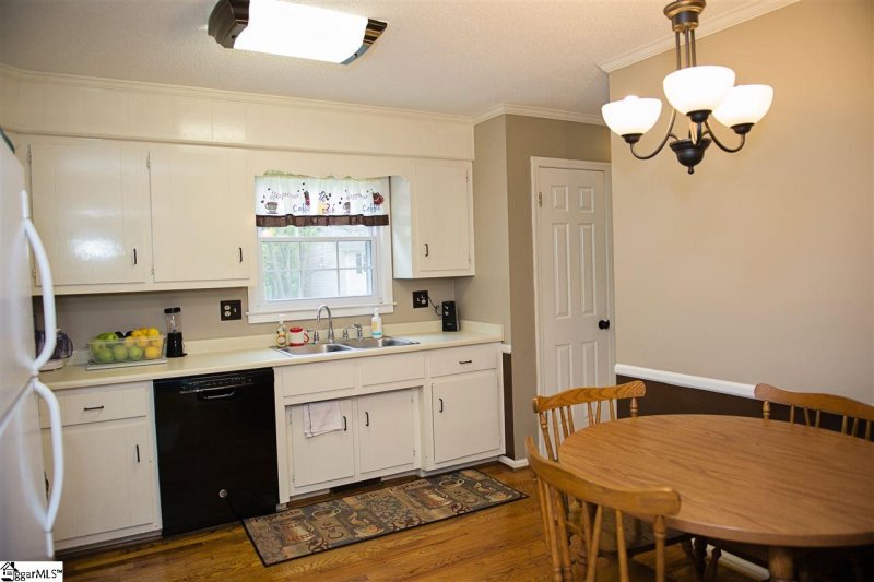 Property image 4 at 114 Village Court, Greer, SC 29651