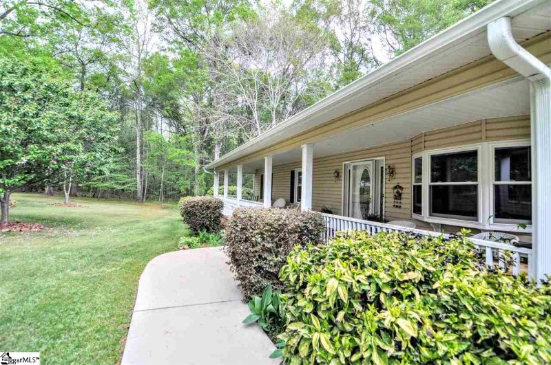 Property image 5 at 111 Kingswood Circle, Simpsonville, SC 29681