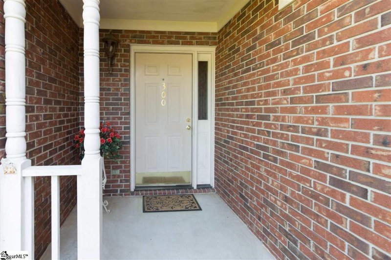 Property image 2 at 300 Tearose Lane, Simpsonville, SC 29681