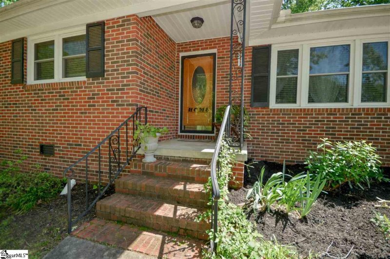 Property image 3 at 6 Strand Court, Taylors, SC 29687