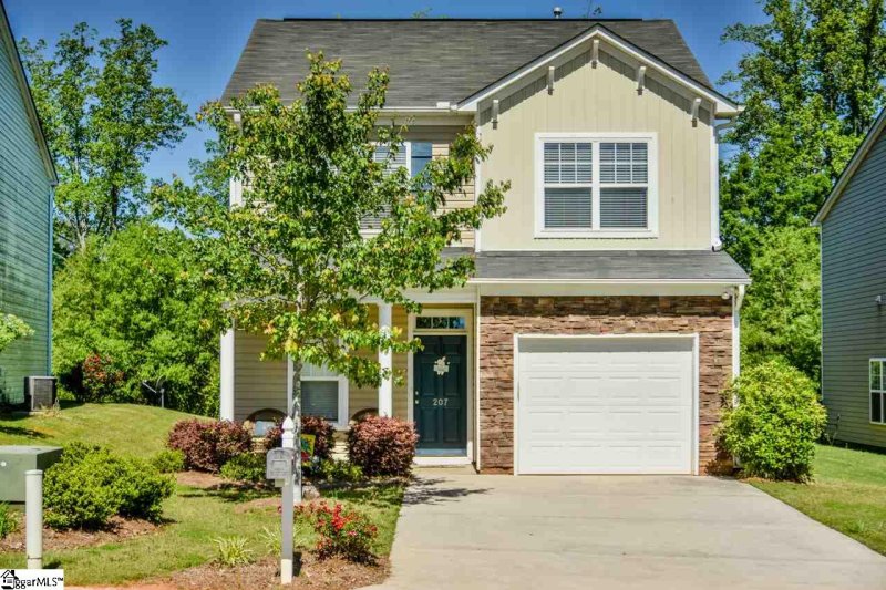 207 Stonewood Crossing Drive