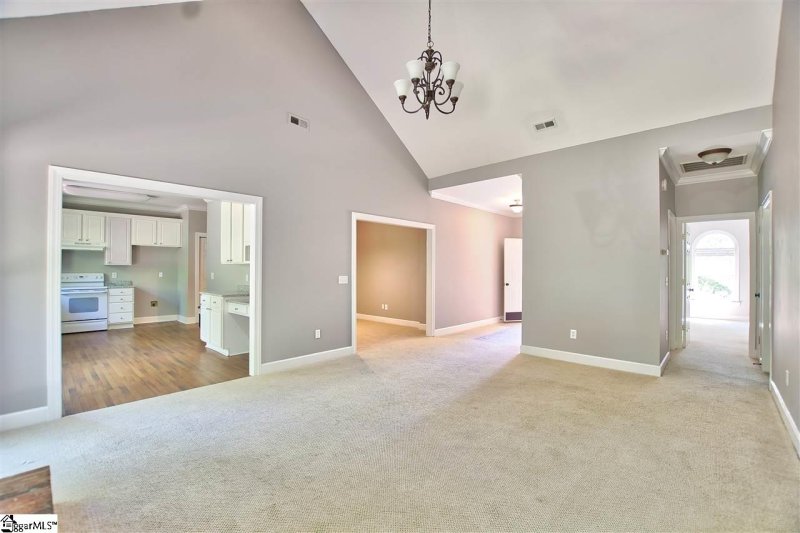 Property image 5 at 9 Greenview Drive, Greenville, SC 29609-1968