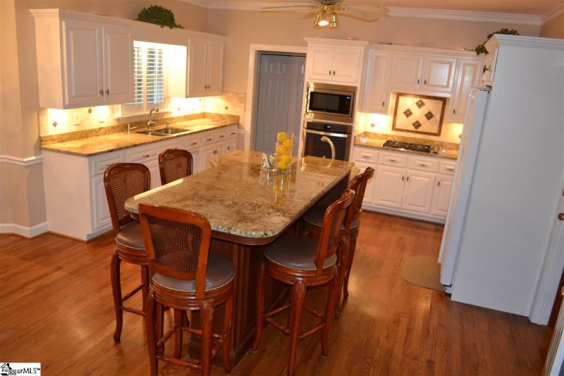 Property image 5 at 6 Windy Court, Greenville, SC 29615-2679