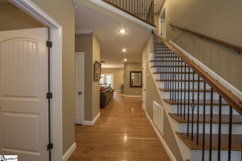 Property image 5 at 2 Greenwood Avenue, Greenville, SC 29615