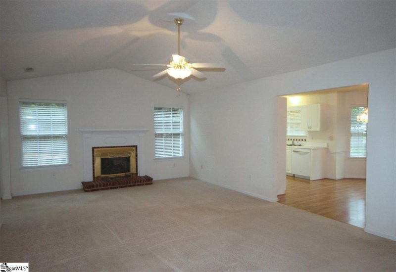 Property image 3 at 16 Hazelnut Court, Taylors, SC 29687