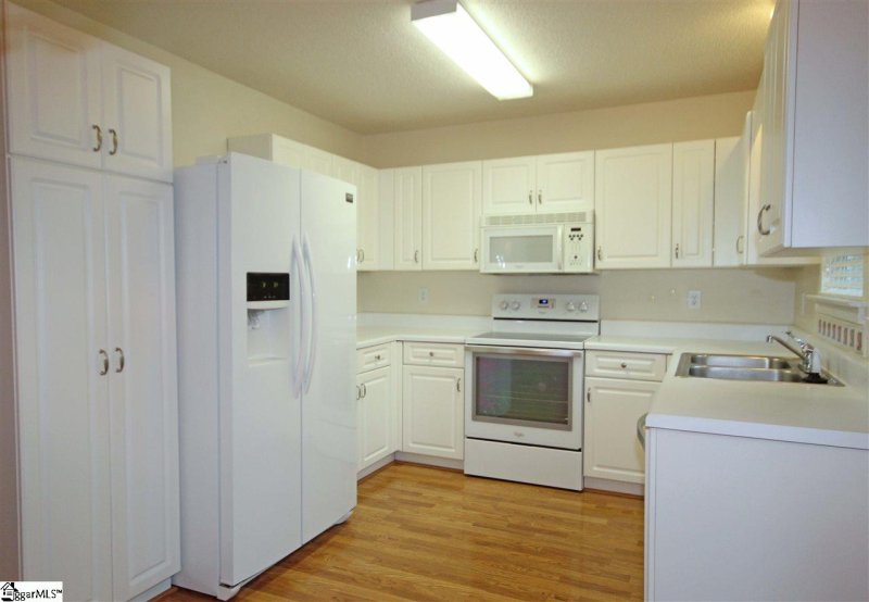 Property image 5 at 16 Hazelnut Court, Taylors, SC 29687