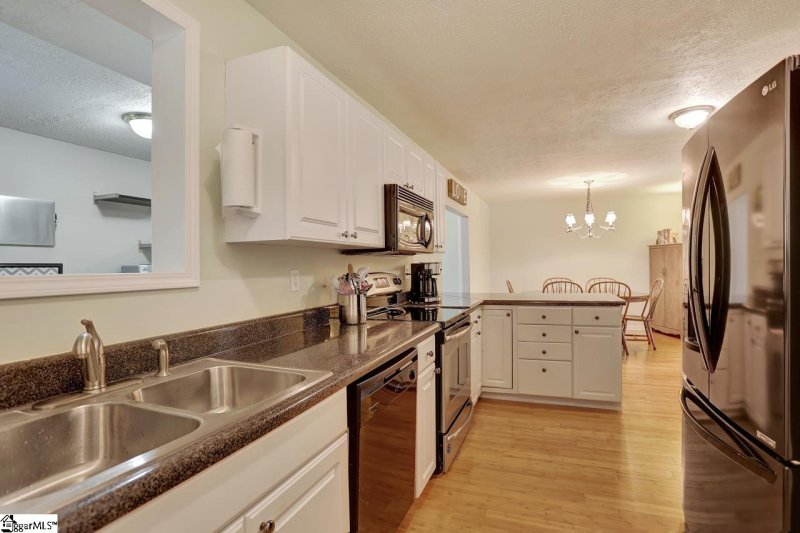 Property image 3 at 23 Lavonia Avenue, Greenville, SC 29609