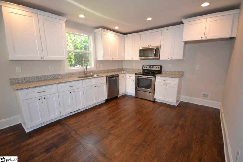 Property image 2 at 21 Circle Drive, Greenville, SC 29617