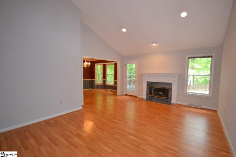 Property image 2 at 315 Dalewood Drive, Simpsonville, SC 29681