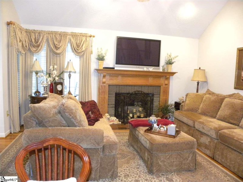 Property image 4 at 204 Oakwood Estates Drive, Anderson, SC 29621-2457