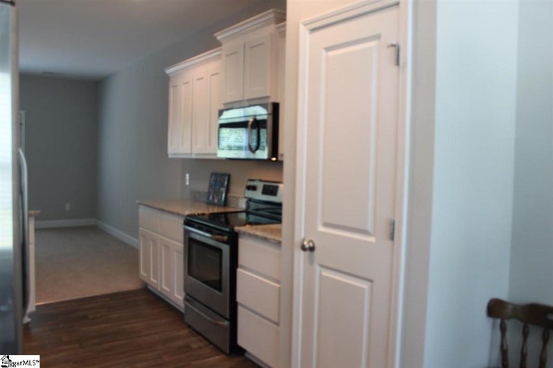 Property image 2 at 122 Village Court, Greer, SC 29651