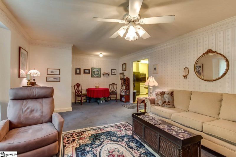 Property image 4 at 109 Bedford Drive, Taylors, SC 29687