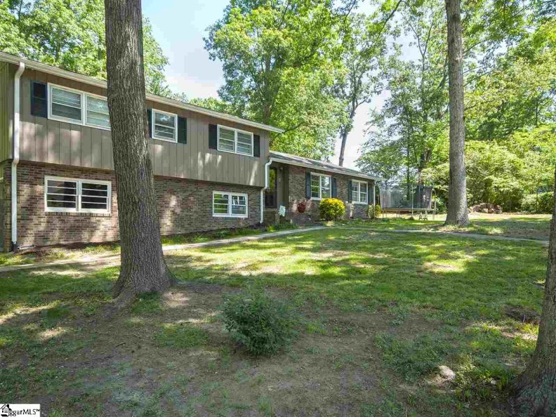 Property image 2 at 2 Sherbrook Lane, Taylors, SC 29687