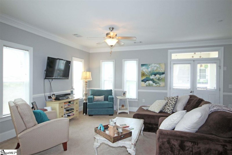 Property image 3 at 204 E Park Avenue, Greenville, SC 29601