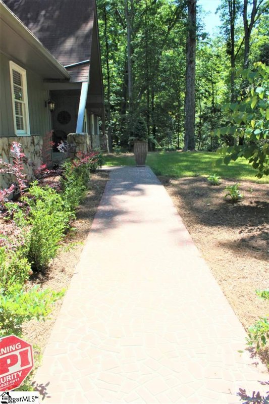 Property image 3 at 12 Oakway Circle, Greenville, SC 29615