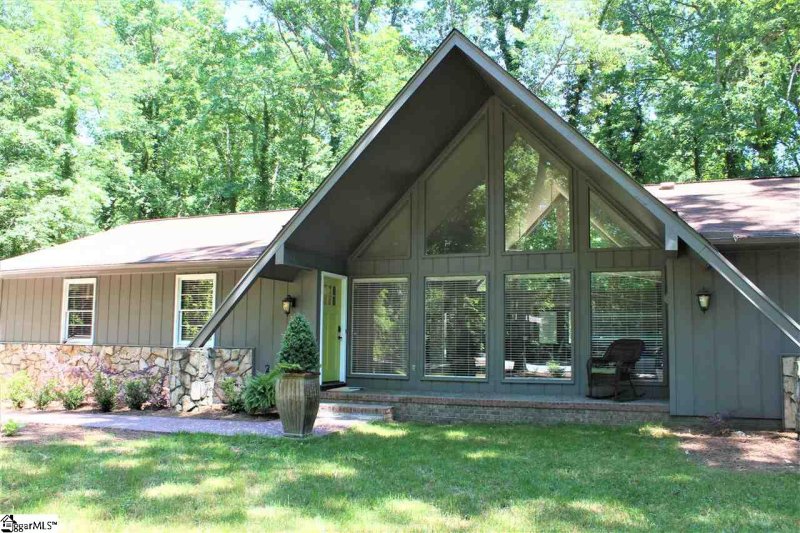 Property image 4 at 12 Oakway Circle, Greenville, SC 29615