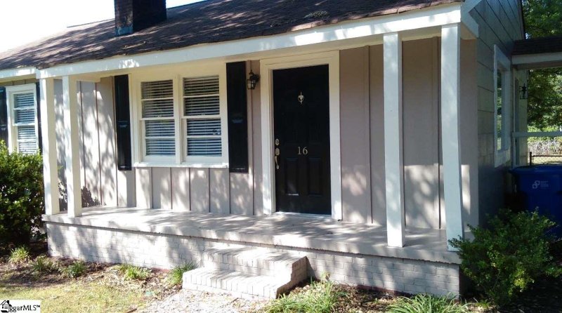 Property image 2 at 16 Rocky Knoll Drive, Greenville, SC 29605