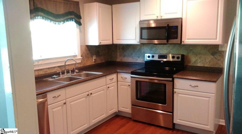 Property image 5 at 16 Rocky Knoll Drive, Greenville, SC 29605