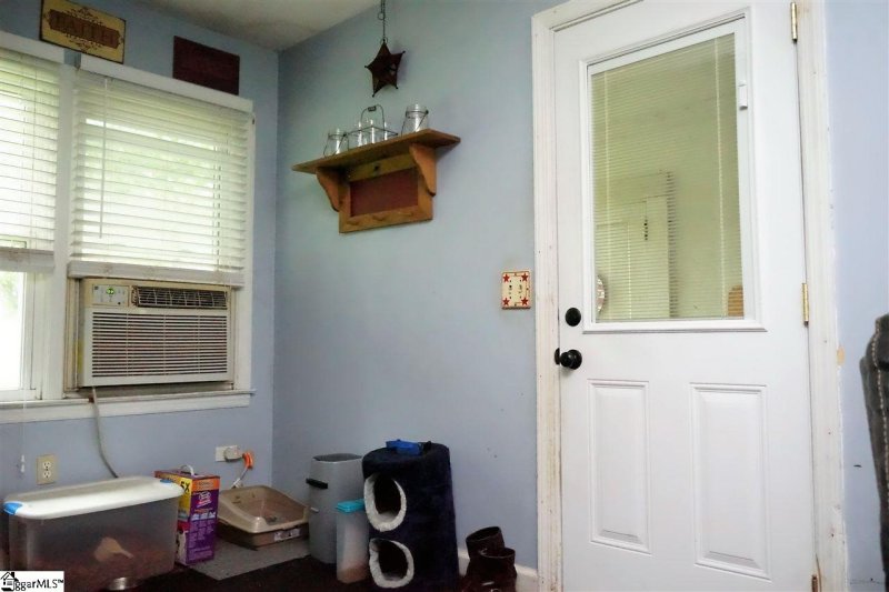 Property image 3 at 214 Mark Street, Easley, SC 29640-2733