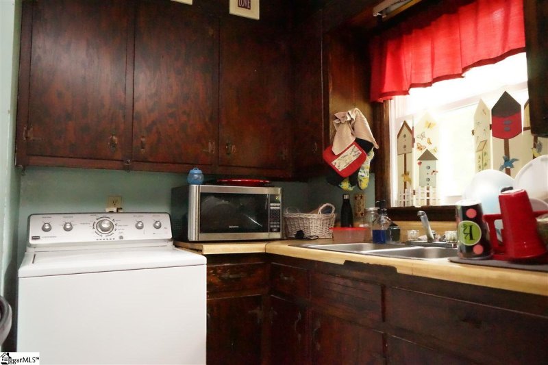 Property image 5 at 214 Mark Street, Easley, SC 29640-2733