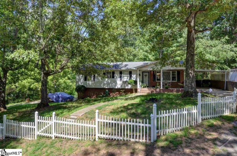 Property image 2 at 1 Notchwood Drive, Greenville, SC 29611