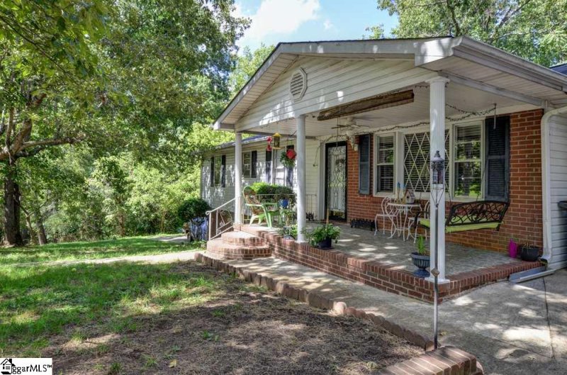 Property image 3 at 1 Notchwood Drive, Greenville, SC 29611