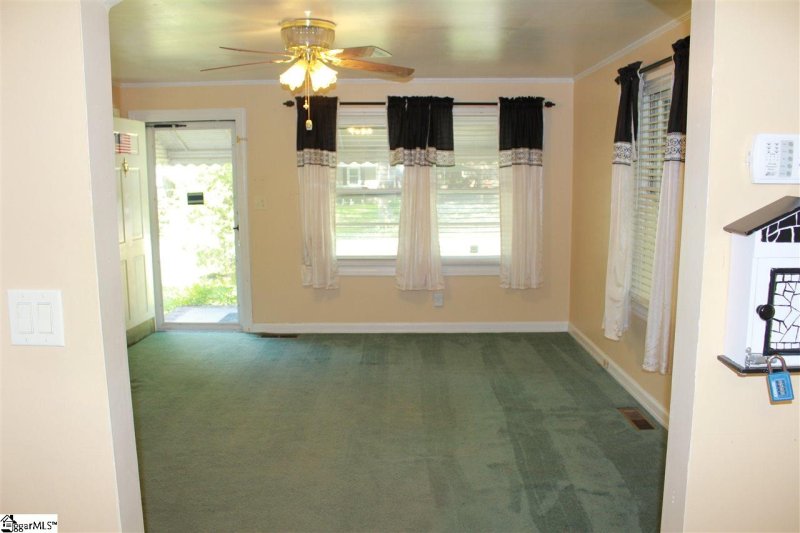 Property image 3 at 15 Tiffany Drive, Taylors, SC 29687