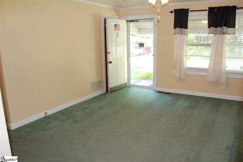 Property image 5 at 15 Tiffany Drive, Taylors, SC 29687