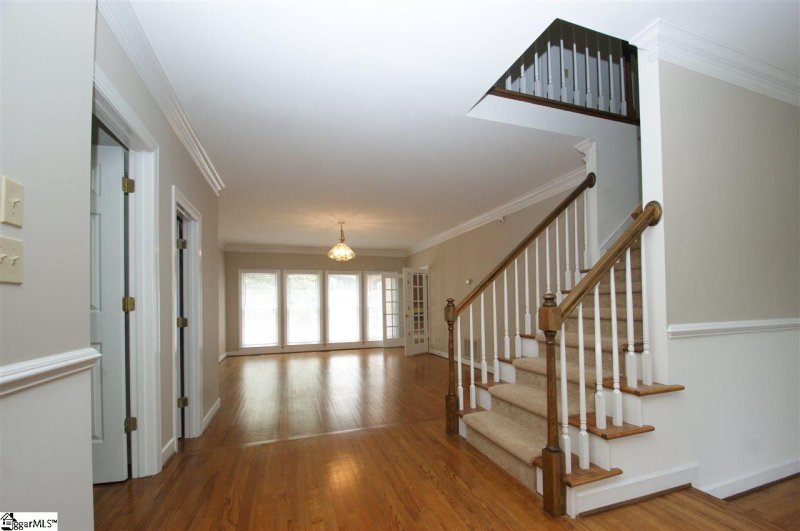 Property image 2 at 2 Windy Court, Greenville, SC 29615