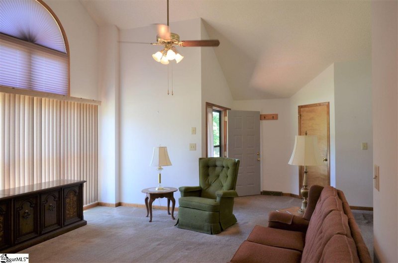 Property image 2 at 403 Greenridge Drive, Moore, SC 29369