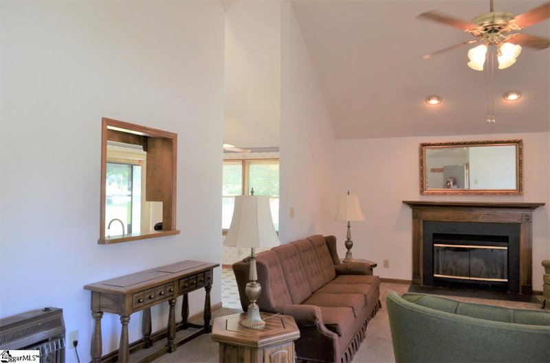 Property image 4 at 403 Greenridge Drive, Moore, SC 29369