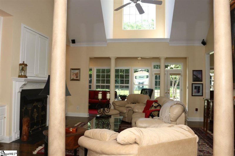 Property image 3 at 10 Habersham Court, Simpsonville, SC 29681