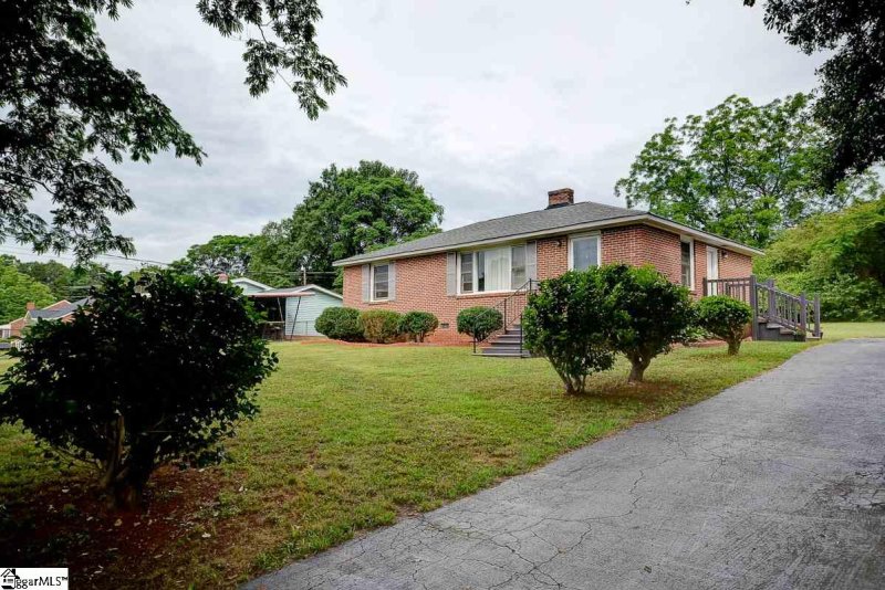 Property image 2 at 53 Vantross Lane, Greenville, SC 29607