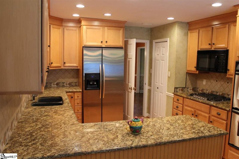 Property image 4 at 600 Bristol Court, Spartanburg, SC 29301