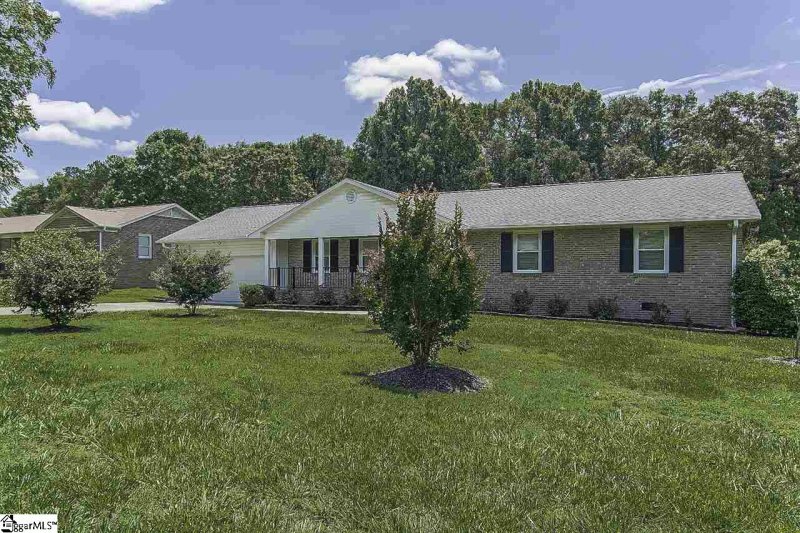 Property image 2 at 445 Royal Oak Drive, Spartanburg, SC 29302
