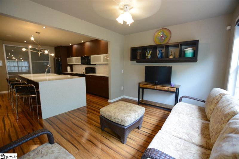 Property image 5 at 2 Kennebec Lane, Simpsonville, SC 29681