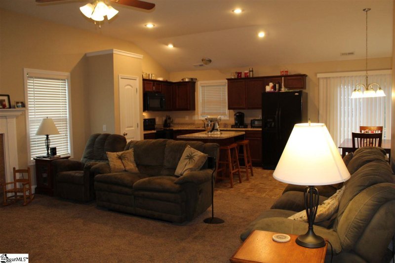 Property image 2 at 11 Rusty Court, Simpsonville, SC 29680