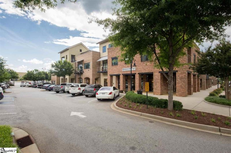 Property image 3 at 400 E McBee Avenue, Greenville, SC 29601