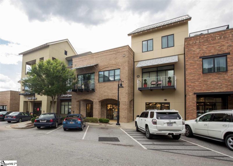 Property image 4 at 400 E McBee Avenue, Greenville, SC 29601