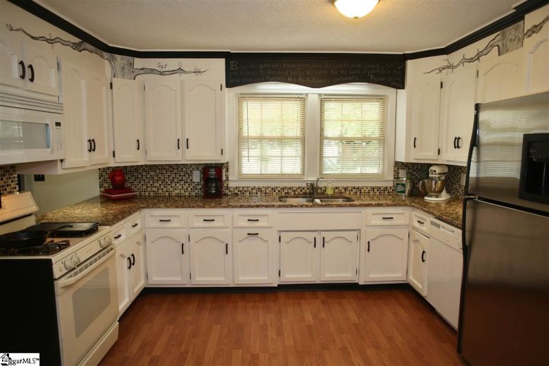 Property image 3 at 15 Holmsby Lane, Taylors, SC 29687