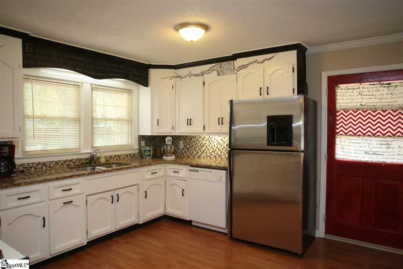 Property image 4 at 15 Holmsby Lane, Taylors, SC 29687