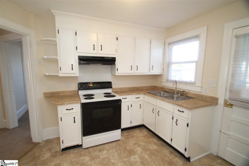 Property image 4 at 104 Oak Street, Greenville, SC 29611